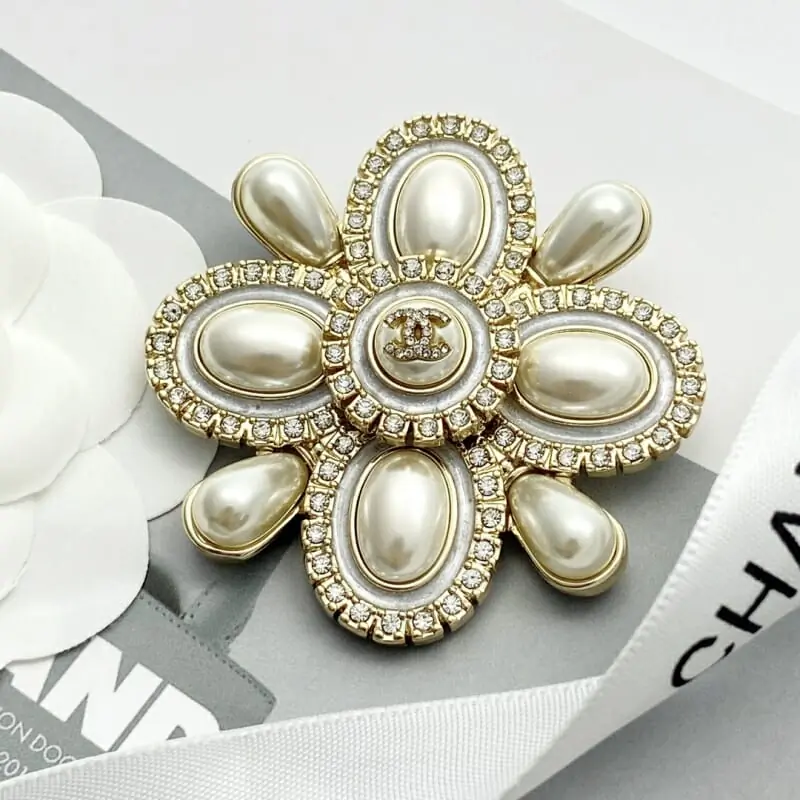 chanel brooches pour femme s_1253062